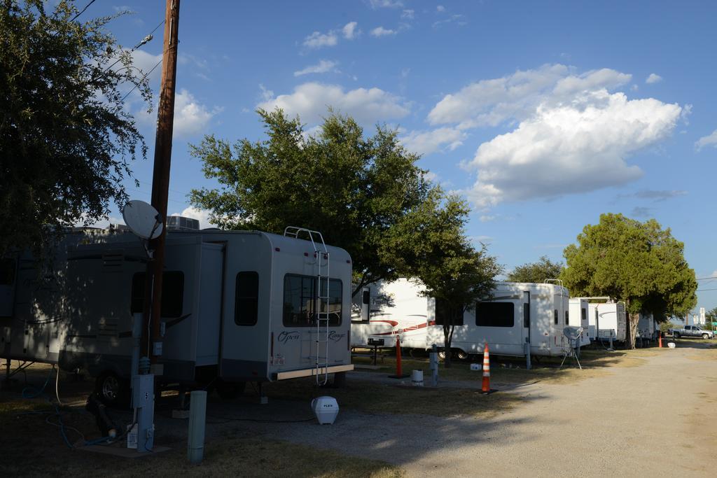 Albany Inn & Rv Campground Екстериор снимка